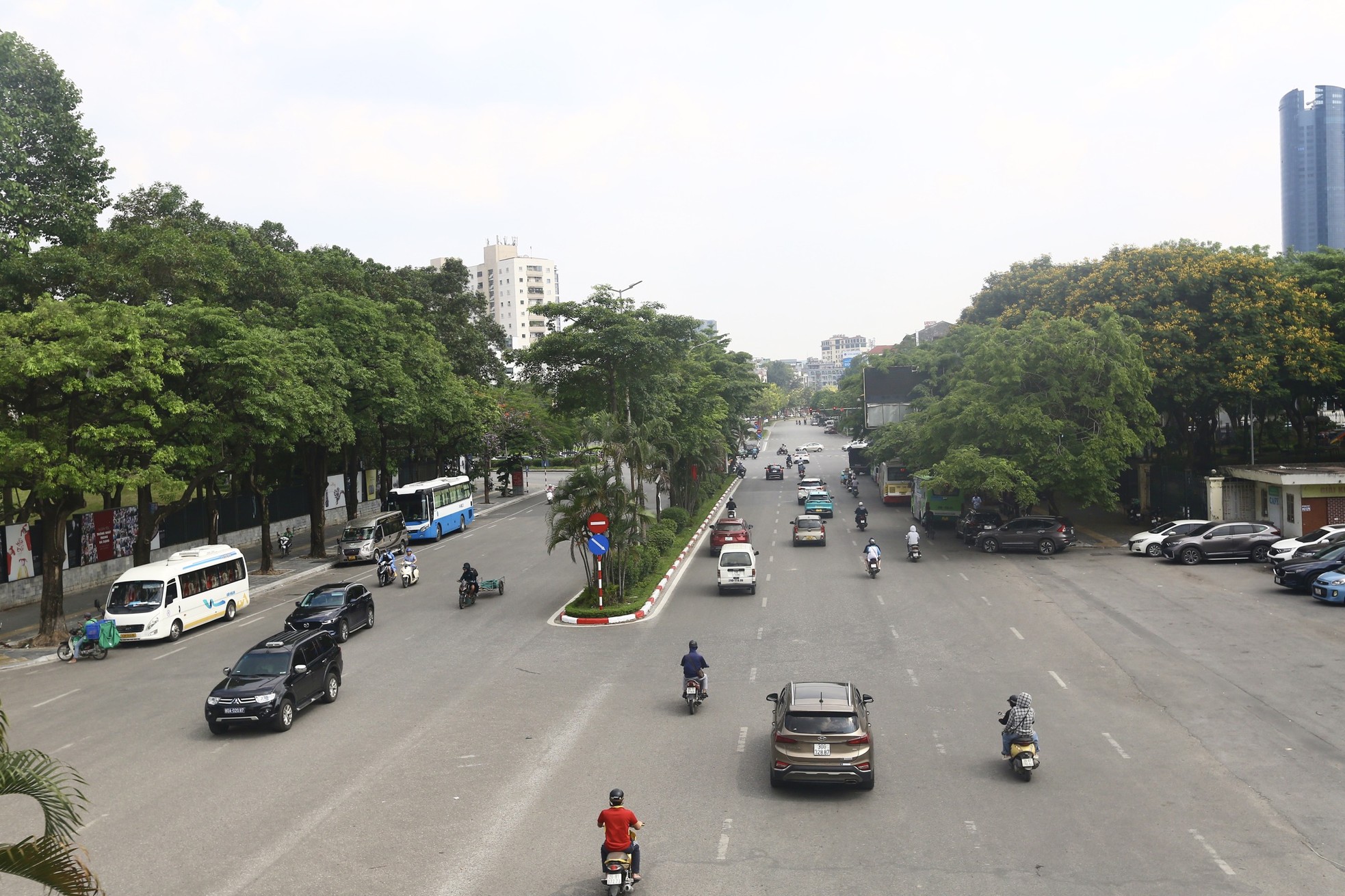 Nhìn gần những con đường 'đắt nhất hành tinh' ở Hà Nội ảnh 18