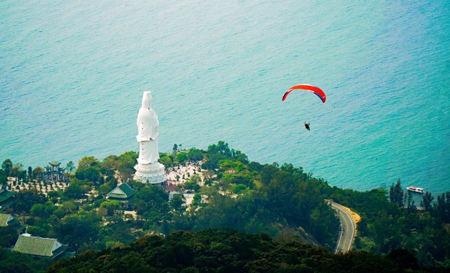 Đà Nẵng công bố các đơn vị đủ điều kiện kinh doanh dịch vụ dù lượn không động cơ tại bán đảo Sơn Trà - Ảnh 7.