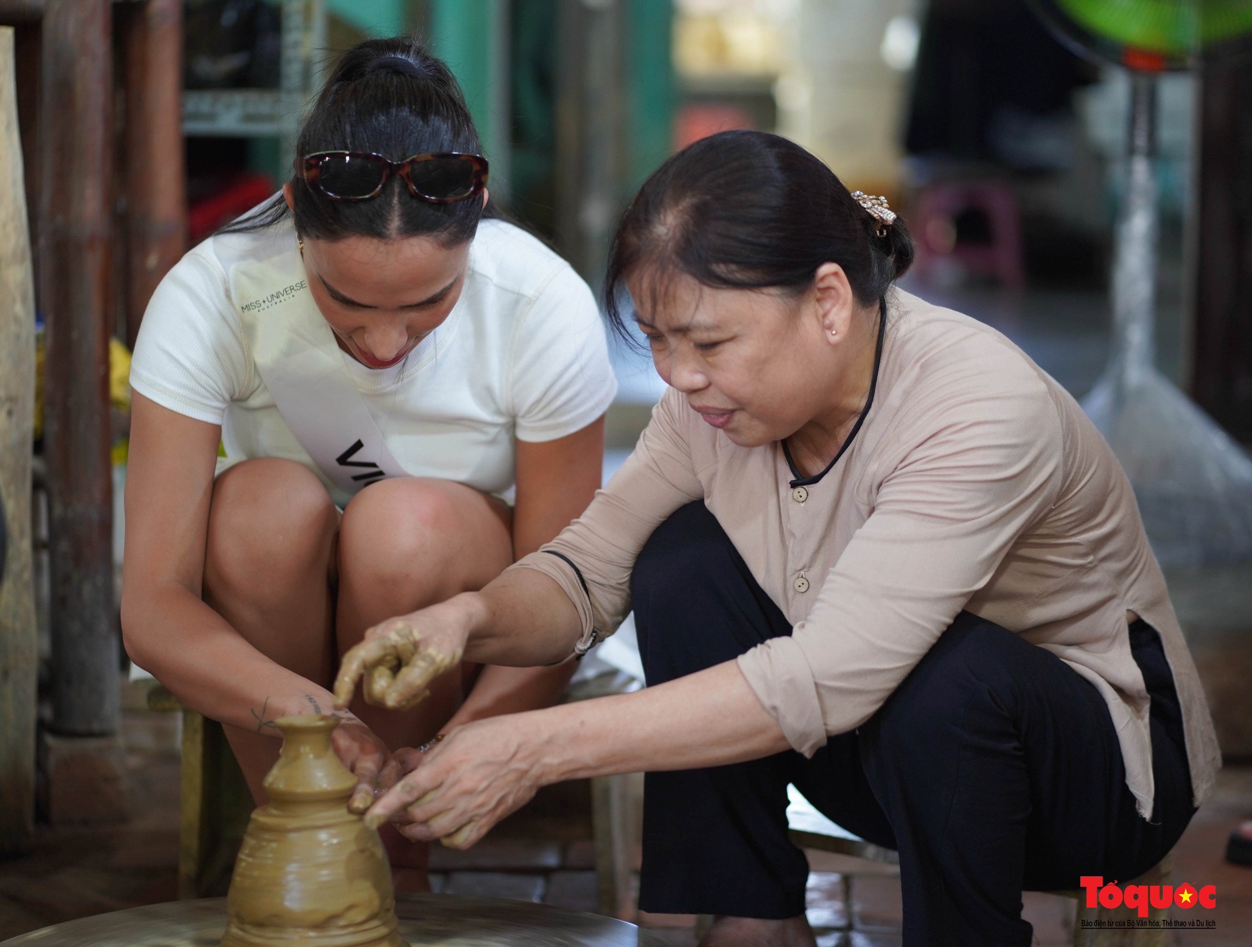 Đoàn thí sinh hoa hậu hoàn vũ Úc trải nghiệm làm gốm, quảng bá du lịch Hội An   - Ảnh 12.