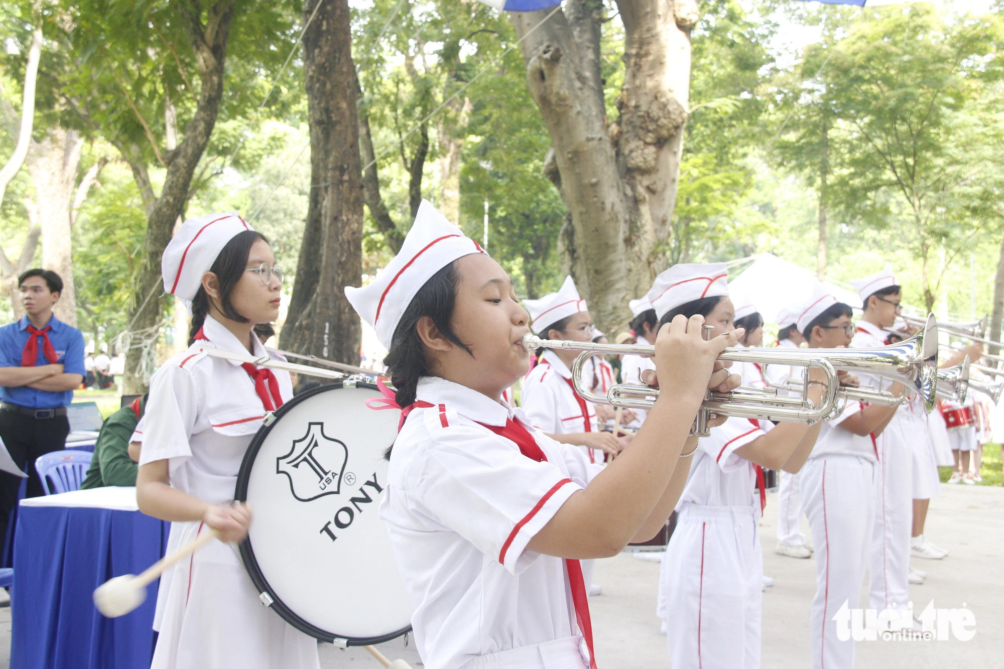 Thi trống kèn nghi lễ tại hội thi nghi thức Đội năm học 2023 - 2024 - Ảnh: CÔNG TRIỆU