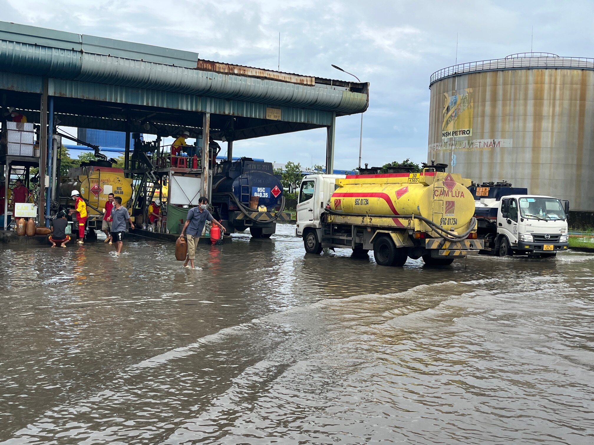 Tổng kho Trà Nóc của NSH Petro (Q.Ô Môn, TP.Cần Thơ) cung ứng xăng dầu cho nhiều tỉnh thành