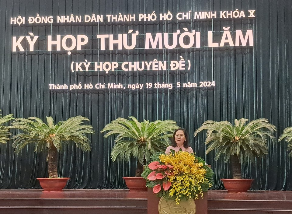 Chủ tịch HĐND TP Hồ Chí Minh Nguyễn Thị Lệ phát biểu khai mạc kỳ họp thứ 15. Ảnh: Tân Tiến.