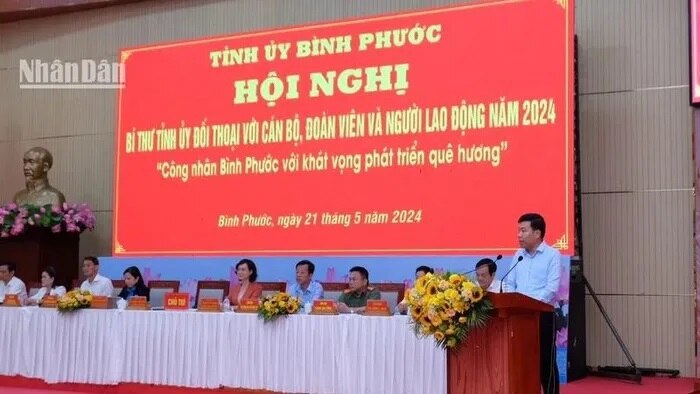 Bí thư Tỉnh ủy Bình Phước , ông Nguyễn Mạnh Cường phát biểu tiếp thu những kiến nghị của cán bộ, công nhân, người lao động. Ảnh: NS.