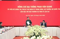 Đại tướng, Bộ trưởng Quốc Phòng Phan Văn Giang làm việc với Thường vụ tỉnh Lào Cai, chiều 10/4.