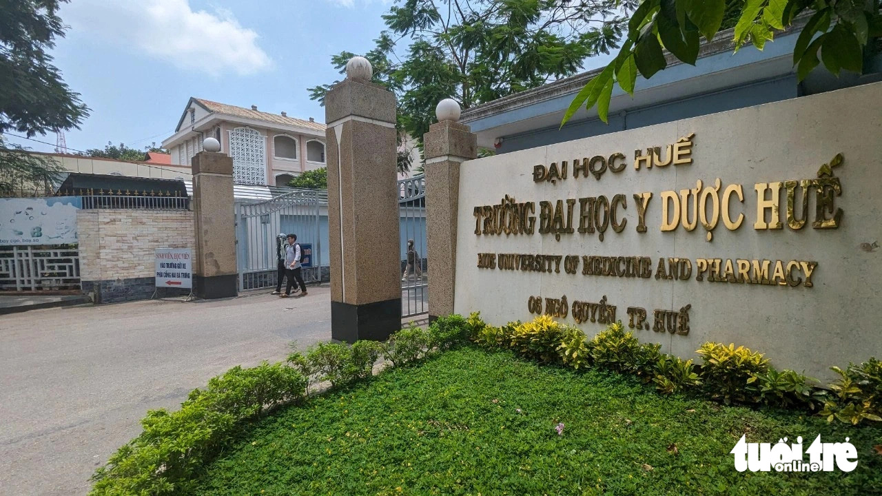 Trường đại học Y Dược (Đại học Huế) vừa công bố khung học phí đối với sinh viên năm nhất năm học 2024-2025. Theo đó mức học phí cao nhất là 48,9 triệu đồng/năm học - Ảnh: NHẬT LINH