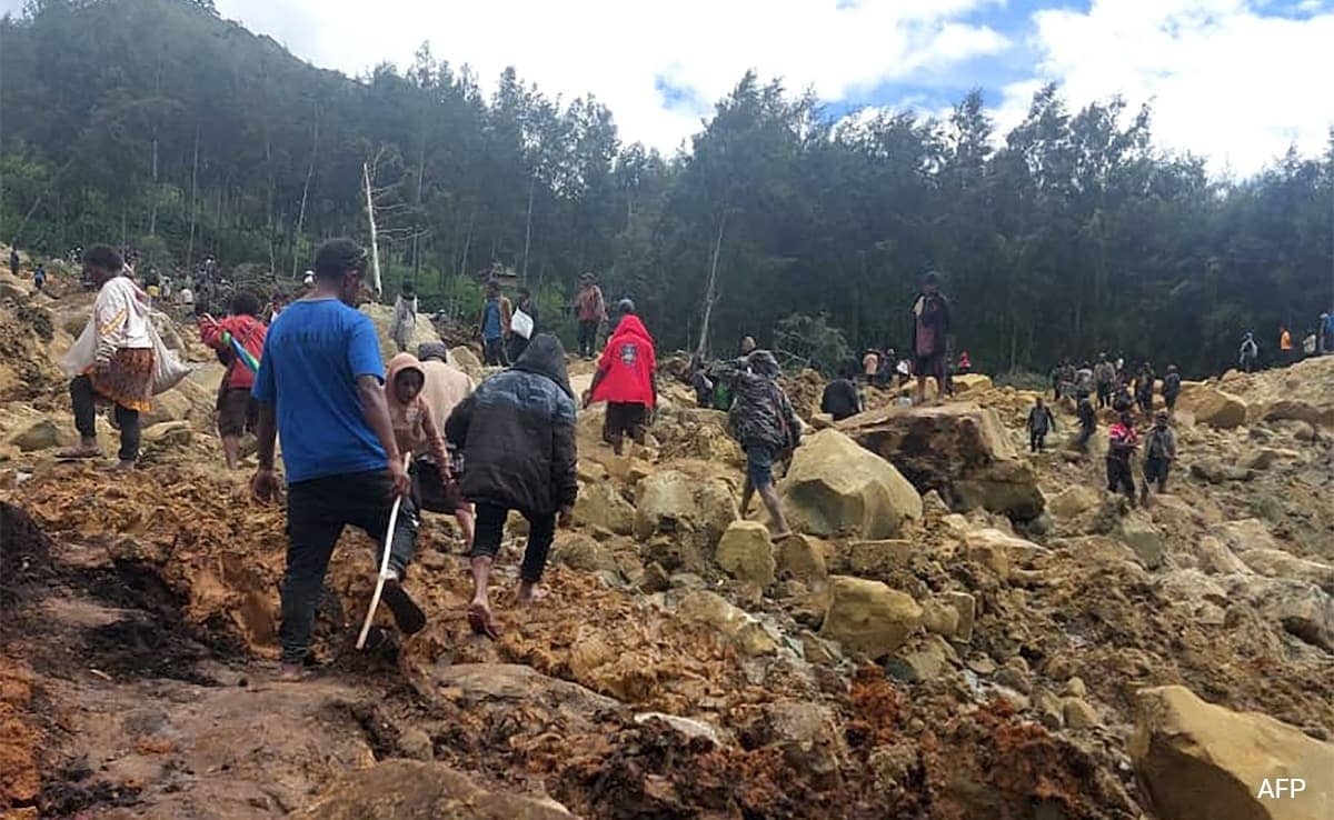 hon 300 nguoi bi chon vui trong vu lo dat nghiem trong o papua new guinea hinh 1