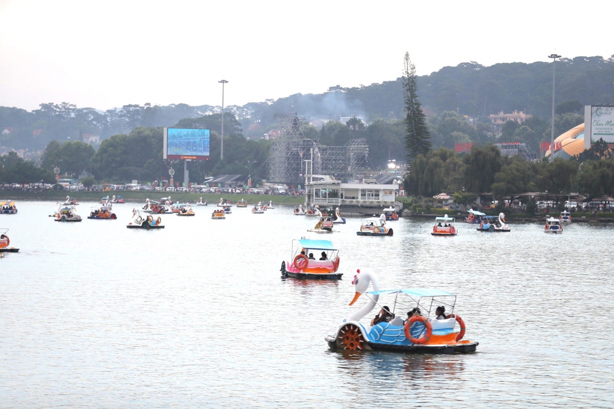 khach den Da lat dip nghi le tang gan 42 so voi cung ky hinh anh 1