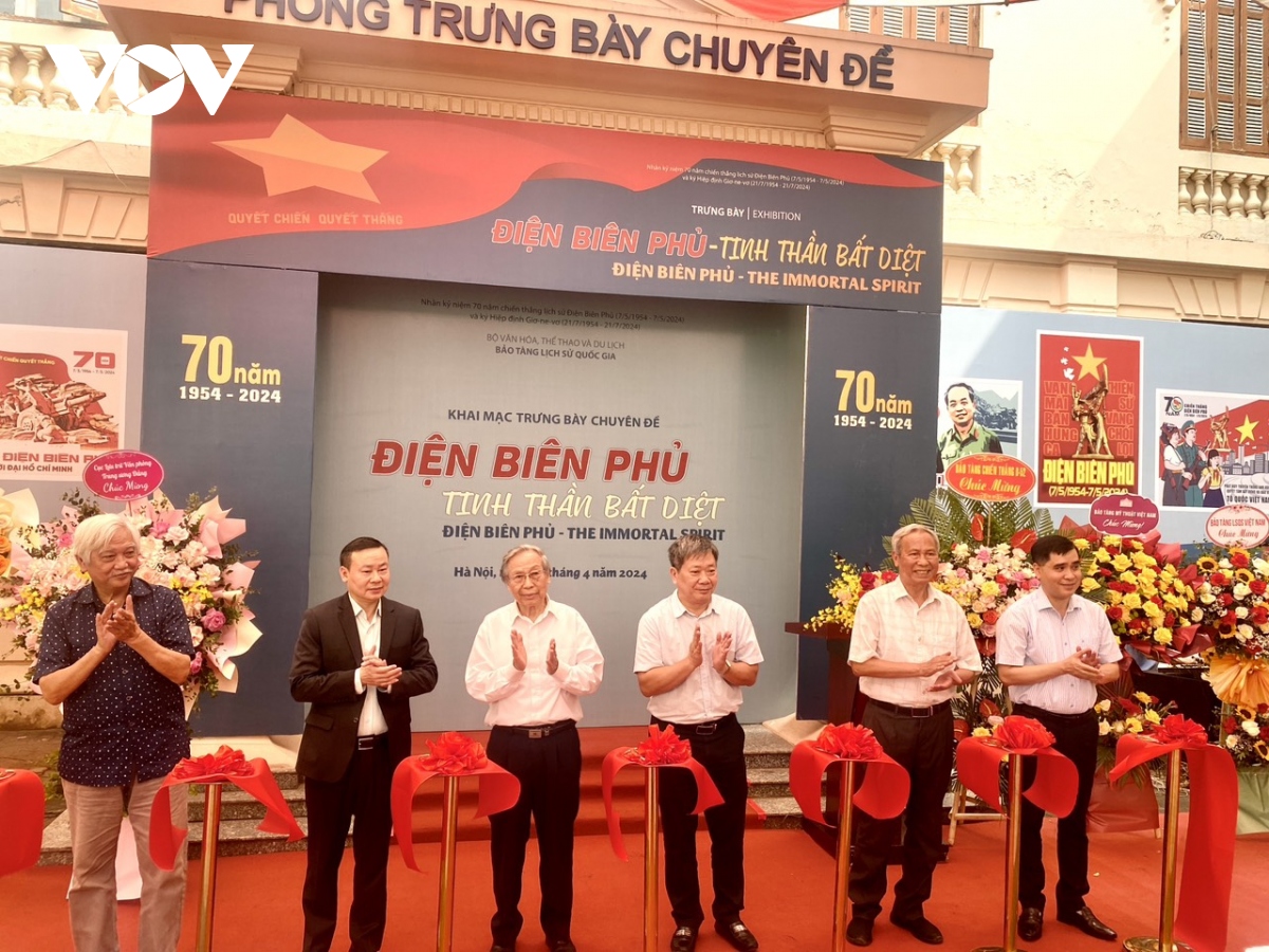 khai mac trung bay chuyen de Dien bien phu - tinh than bat diet hinh anh 1