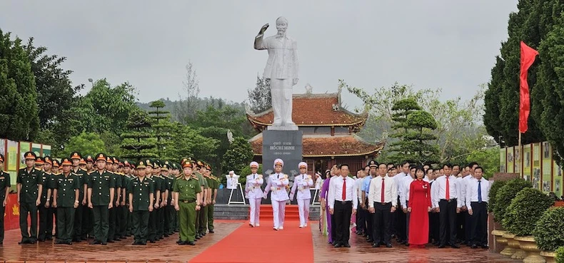 Kỷ niệm 63 năm Ngày Bác Hồ ra thăm đảo Cô Tô ảnh 1