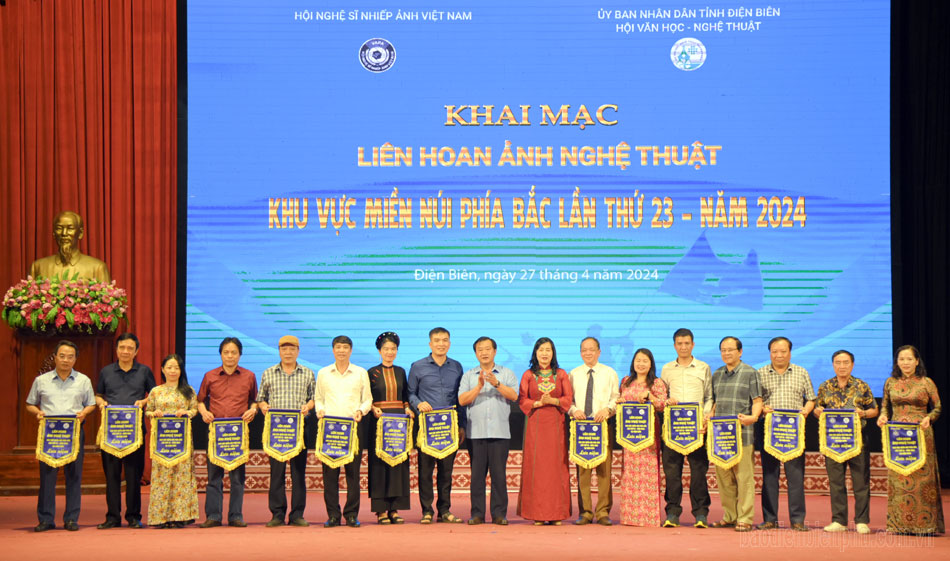 Liên hoan ảnh nghệ thuật khu vực miền núi phía Bắc năm 2024 - Ảnh 1.