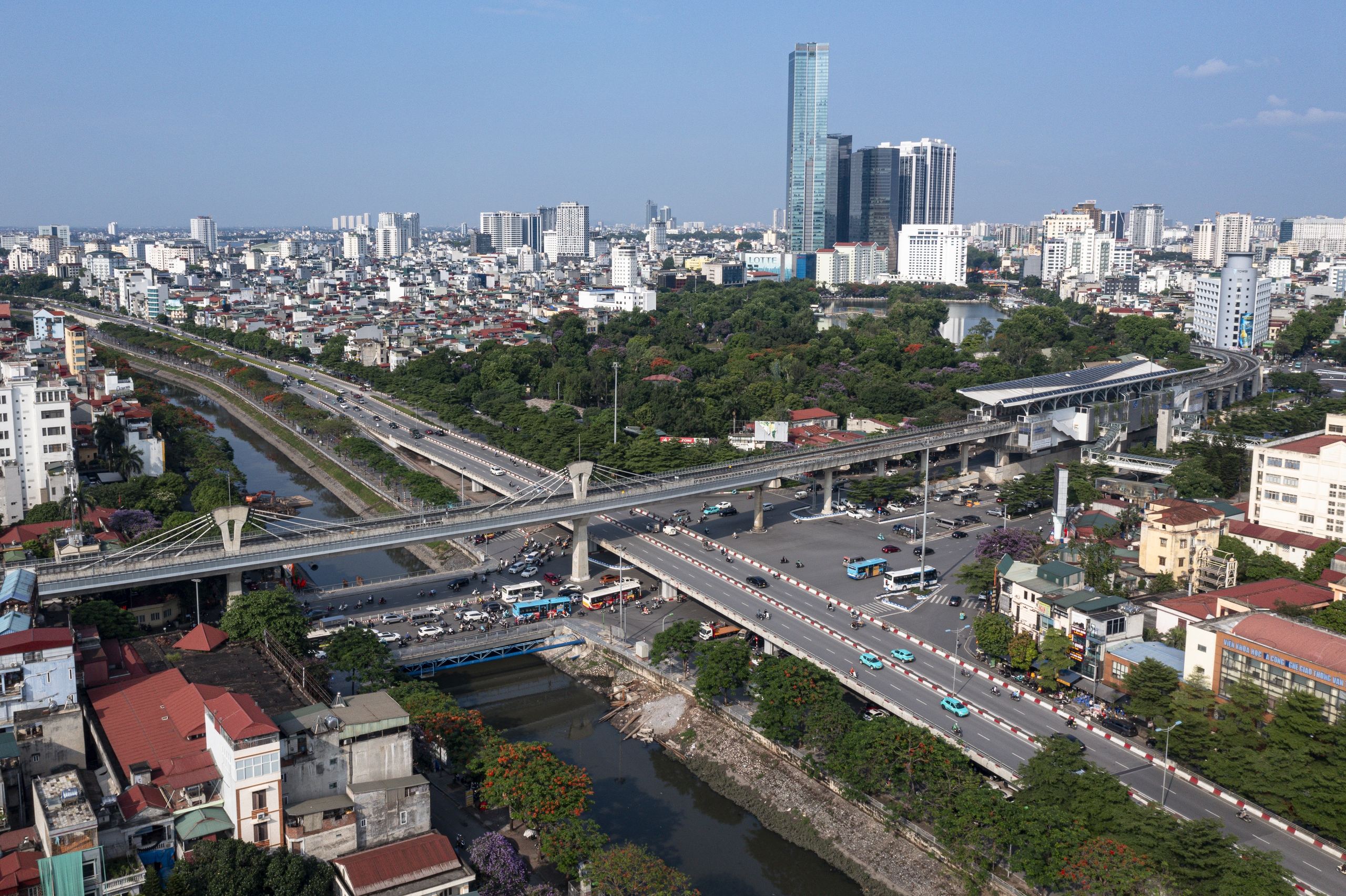 Mở rộng đường Láng: Đắt vẫn phải làm - Ảnh 1.