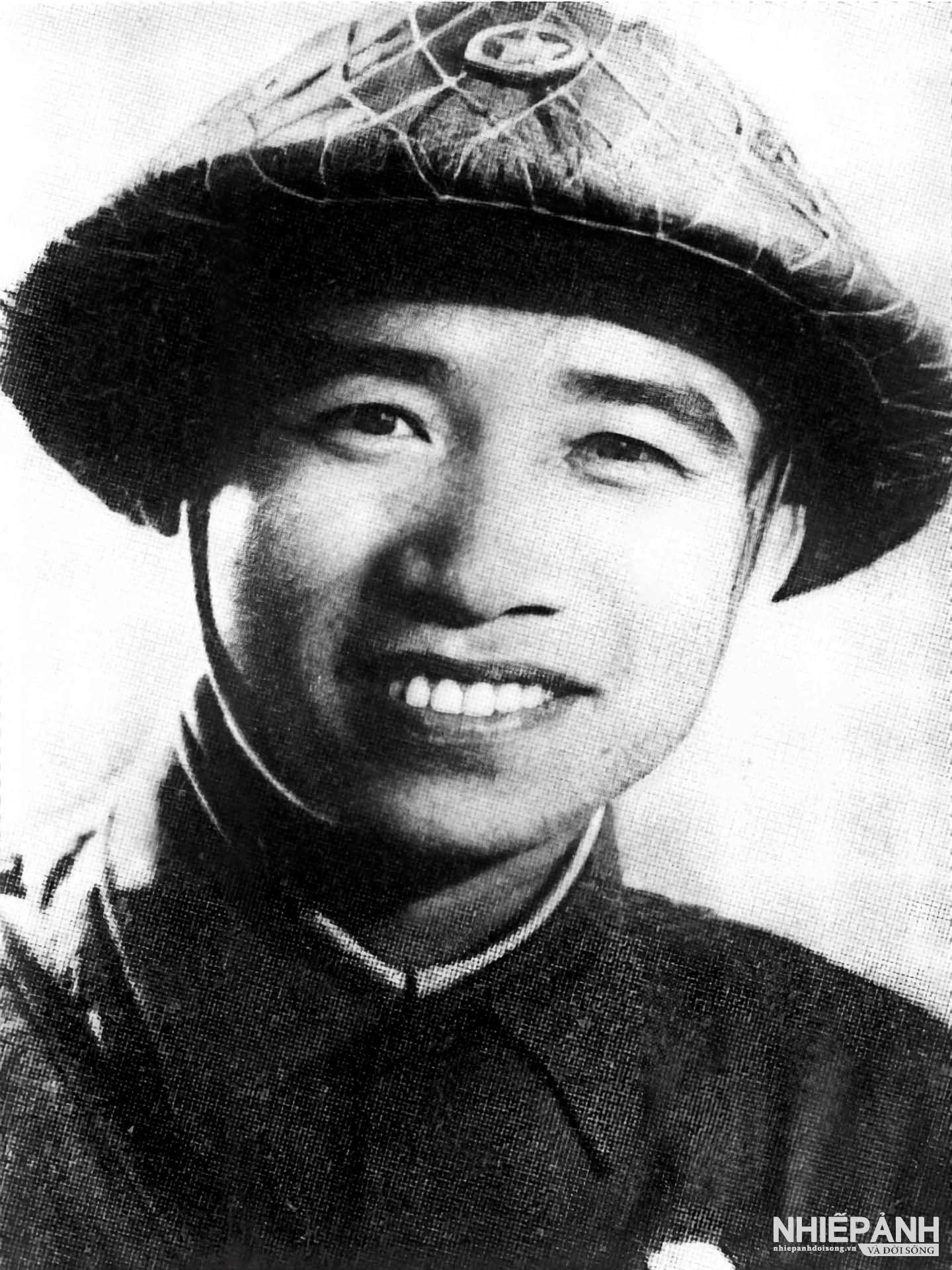 W_trieu-dai-1920-1992-.jpg