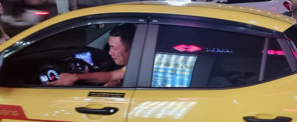 NSND Xuân Bắc quên ví, được tài xế tặng luôn tiền taxi - 1