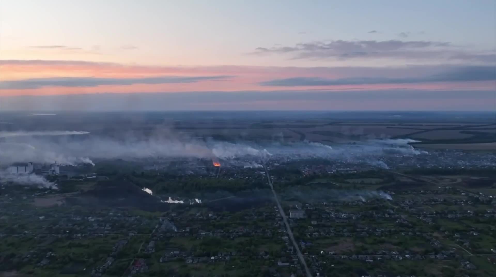 Thế giới - Nga tấn công mạnh ở Volchansk, Ukraine buộc phải bổ sung 10 tiểu đoàn và nhiều khí tài (Hình 2).