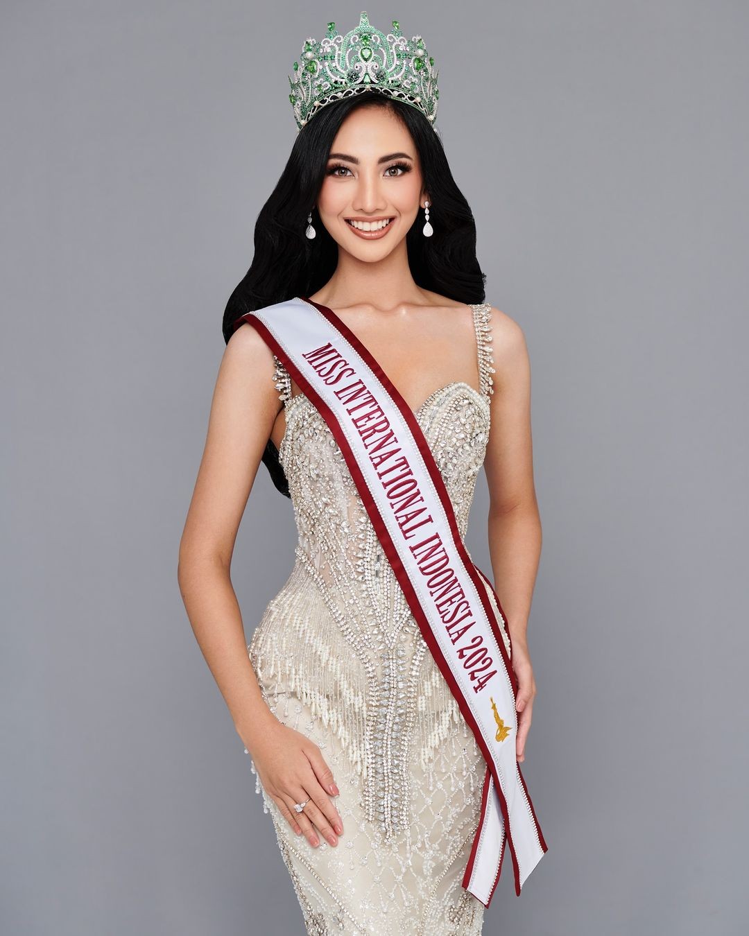 Indonesian beauty attracts attention at Miss International 2024 photo 1