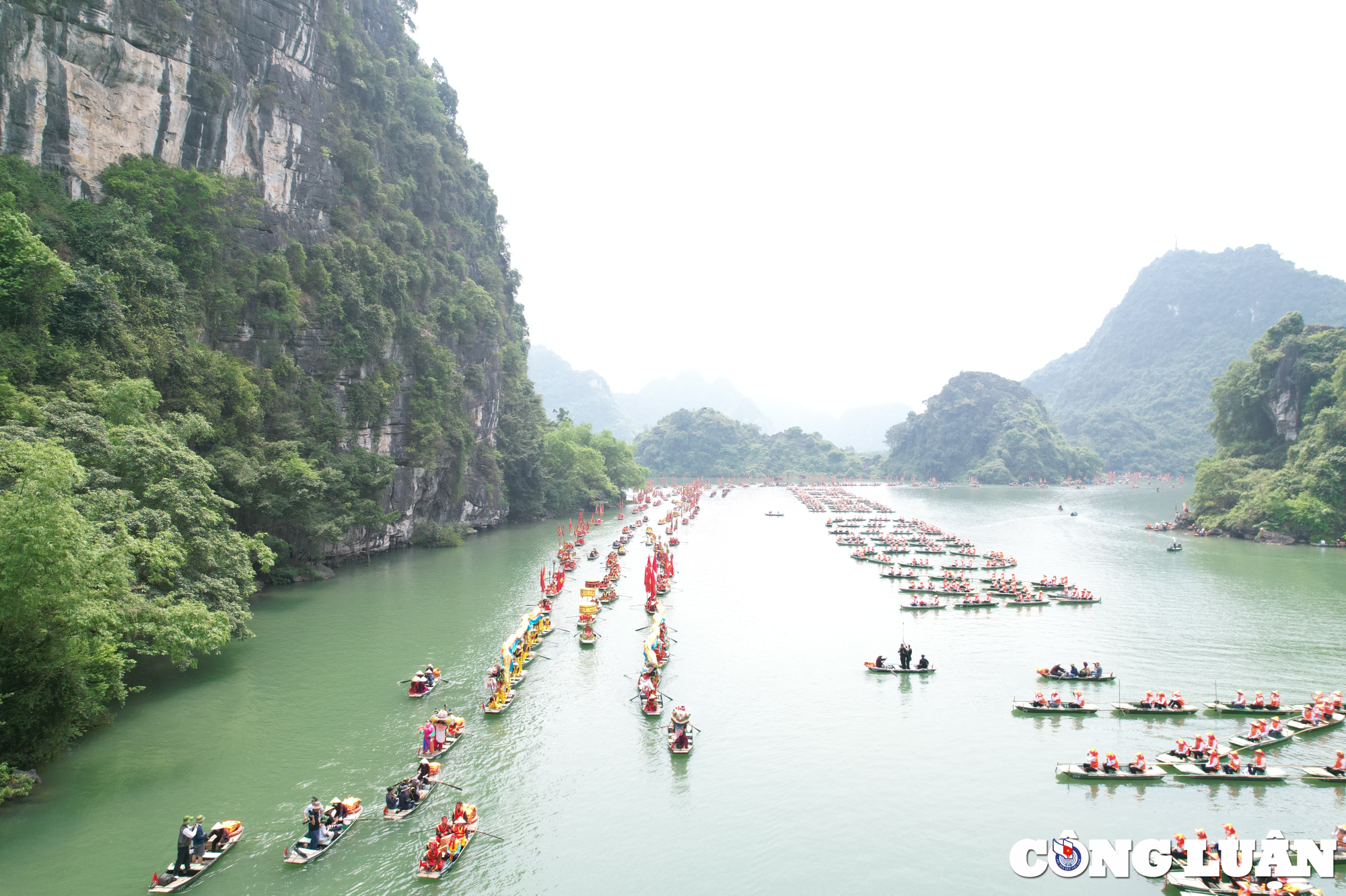 nhieu dia diem du lich o ninh binh thu hut dong du khach trong ngay dau nghi le hinh 1