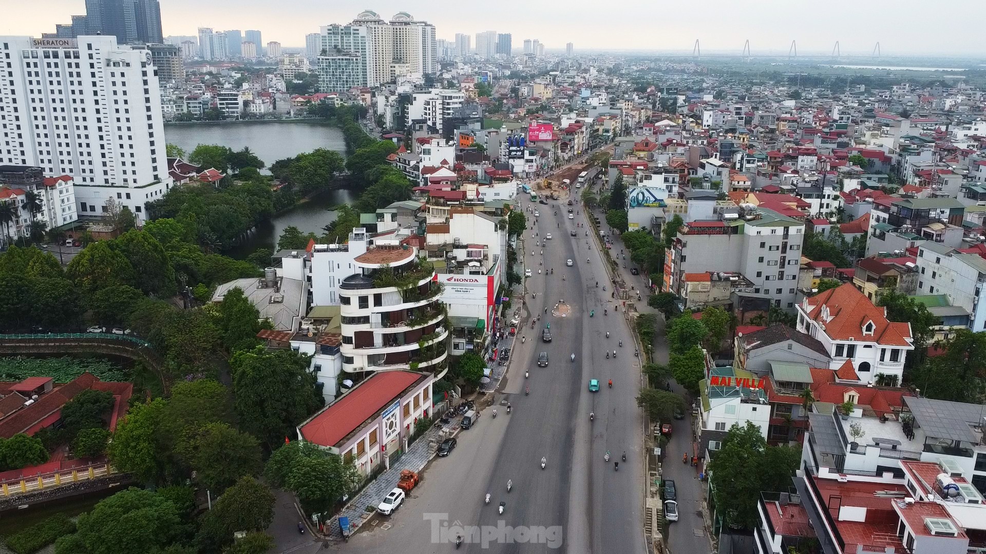 Nhìn gần một phần đường Âu Cơ - Nhật Tân vừa được đưa vào sử dụng ảnh 1