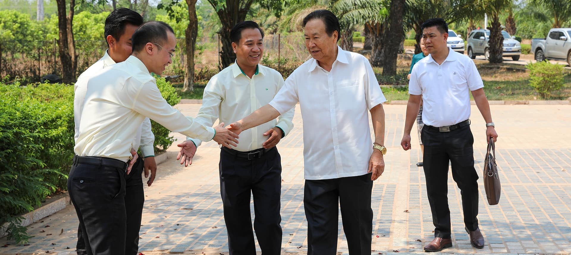 Lãnh đạo KLH HAGL AGRICO Lào đón tiếp đoàn công tác