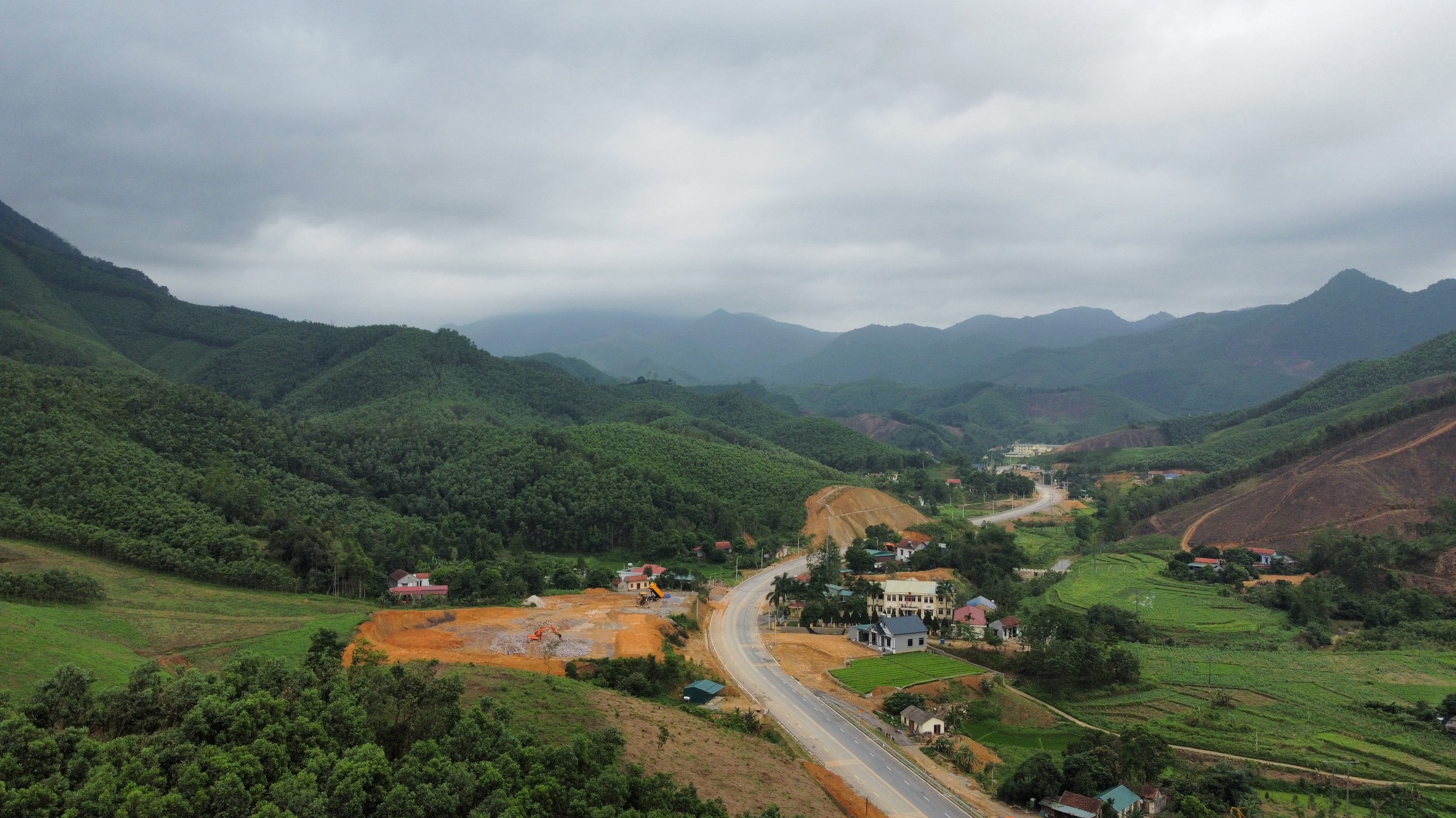 Rẻo cao thêm cơ hội đổi đời từ hai tuyến đường hơn nghìn tỷ- Ảnh 1.