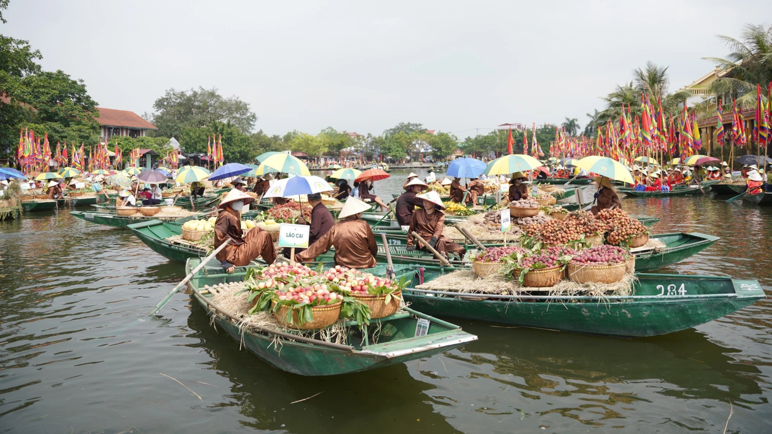 Hàng ngàn người tham dự Tuần du lịch Ninh Bình- Ảnh 7.