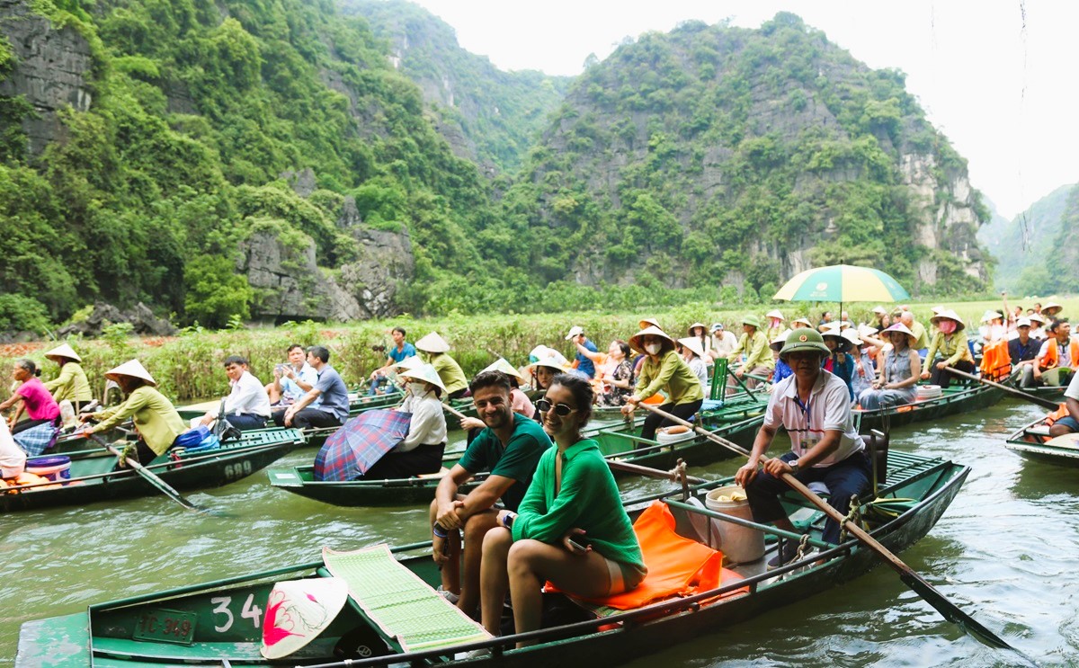 Vạn người tới Ninh Bình ngắm bức tranh 