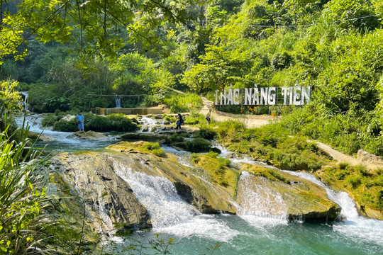 Thác Nàng Tiên: Vẻ đẹp tuyệt mỹ hoang sơ