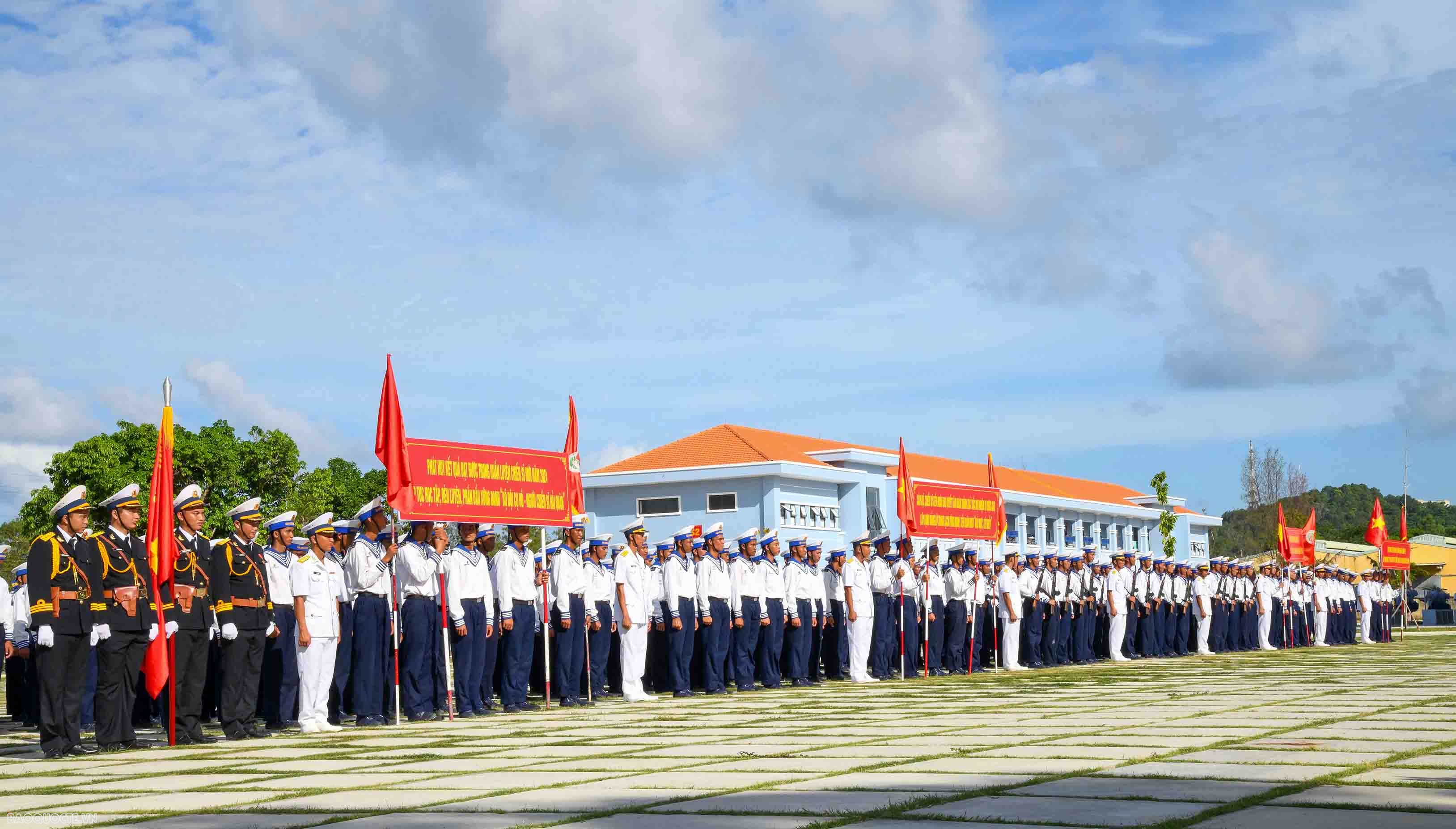 100% tân binh Vùng 5 Hải quân đạt kết quả khá, giỏi sau huấn luyện