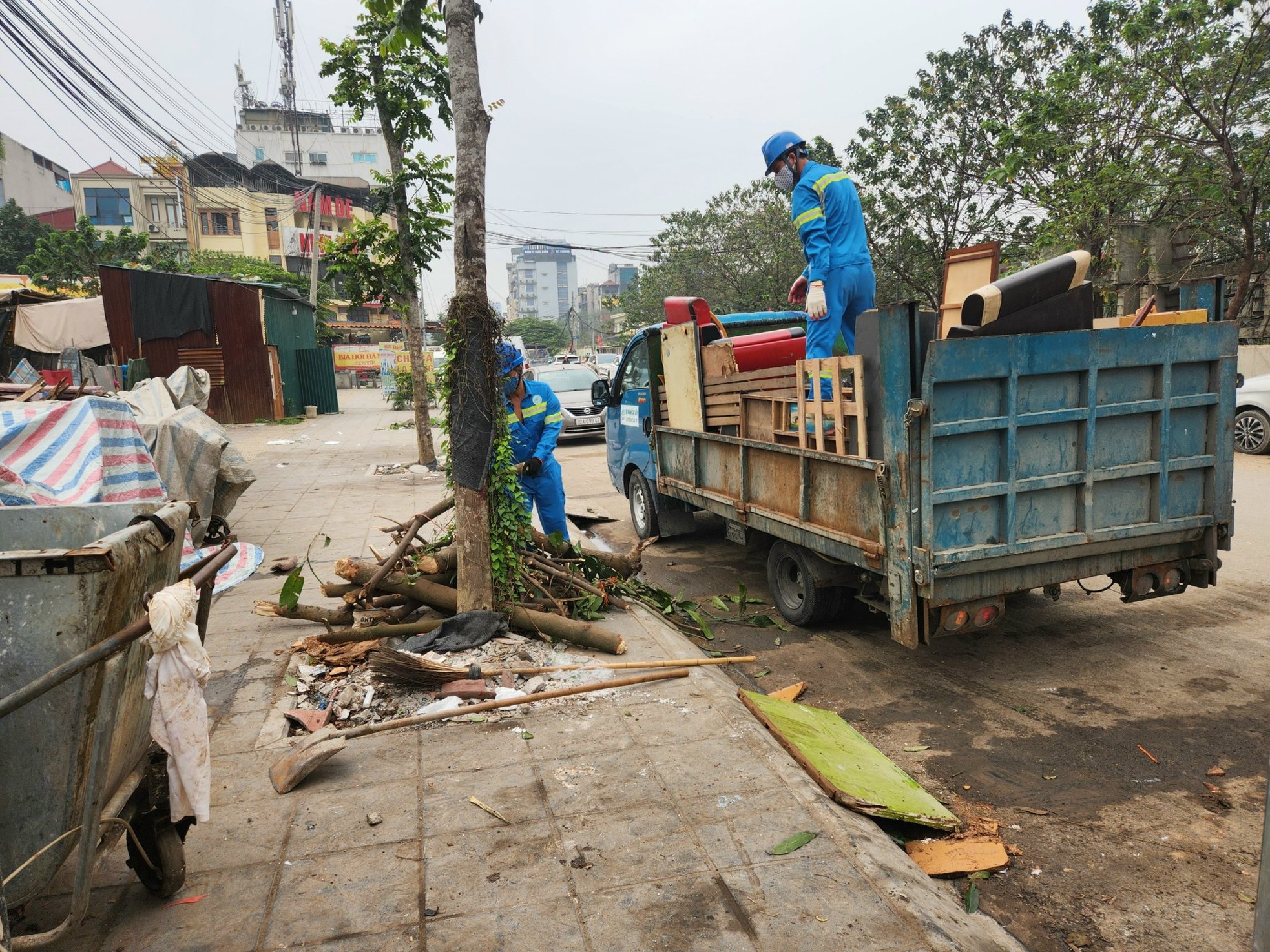 Cận cảnh loạt khu thí điểm gom rác thải cồng kềnh tại Thủ đô ảnh 14