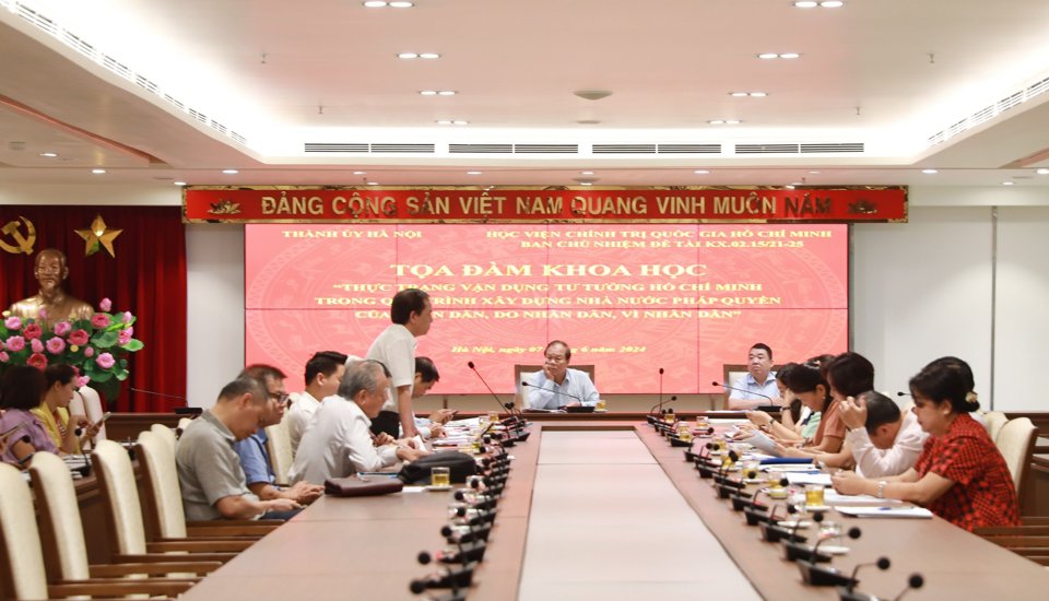 Quang cảnh buổi Toạ đàm.