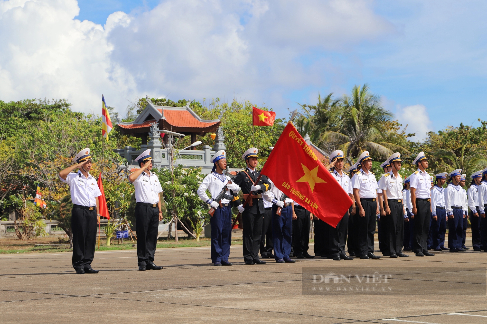 Hình ảnh thiêng liêng lễ diễu binh ở Thị trấn Trường Sa- Ảnh 3.