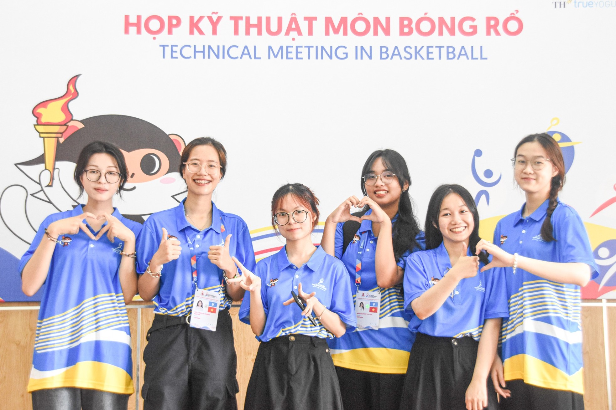 Bạn trẻ tô đẹp hình ảnh Việt Nam trong mắt bạn bè khu vực ảnh 5