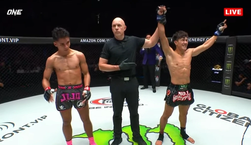 Nguyễn Trần Duy Nhất hạ gục thần đồng 17 tuổi nghẹt thở ở ONE Championship - 2