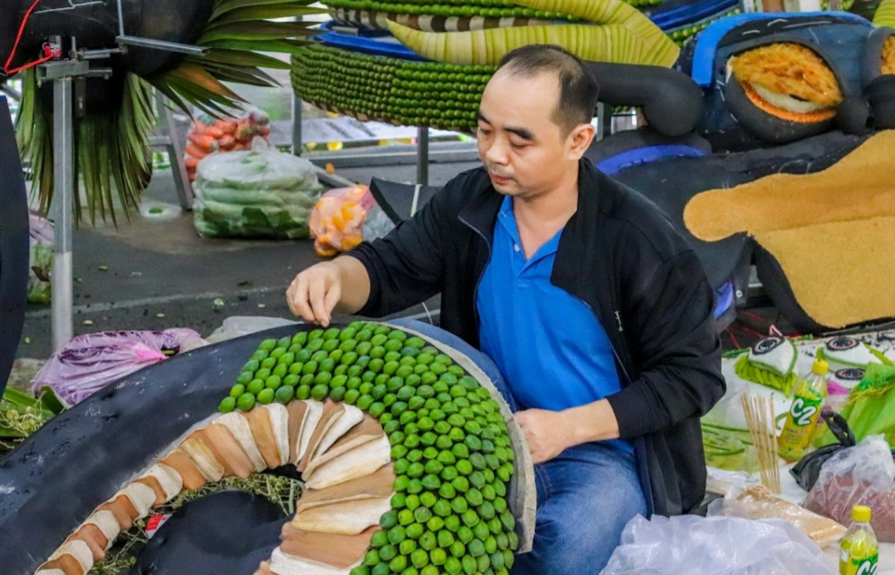 Tạo hình nghệ thuật bằng trái cây nhận giải thưởng nửa tỷ đồng- Ảnh 4.