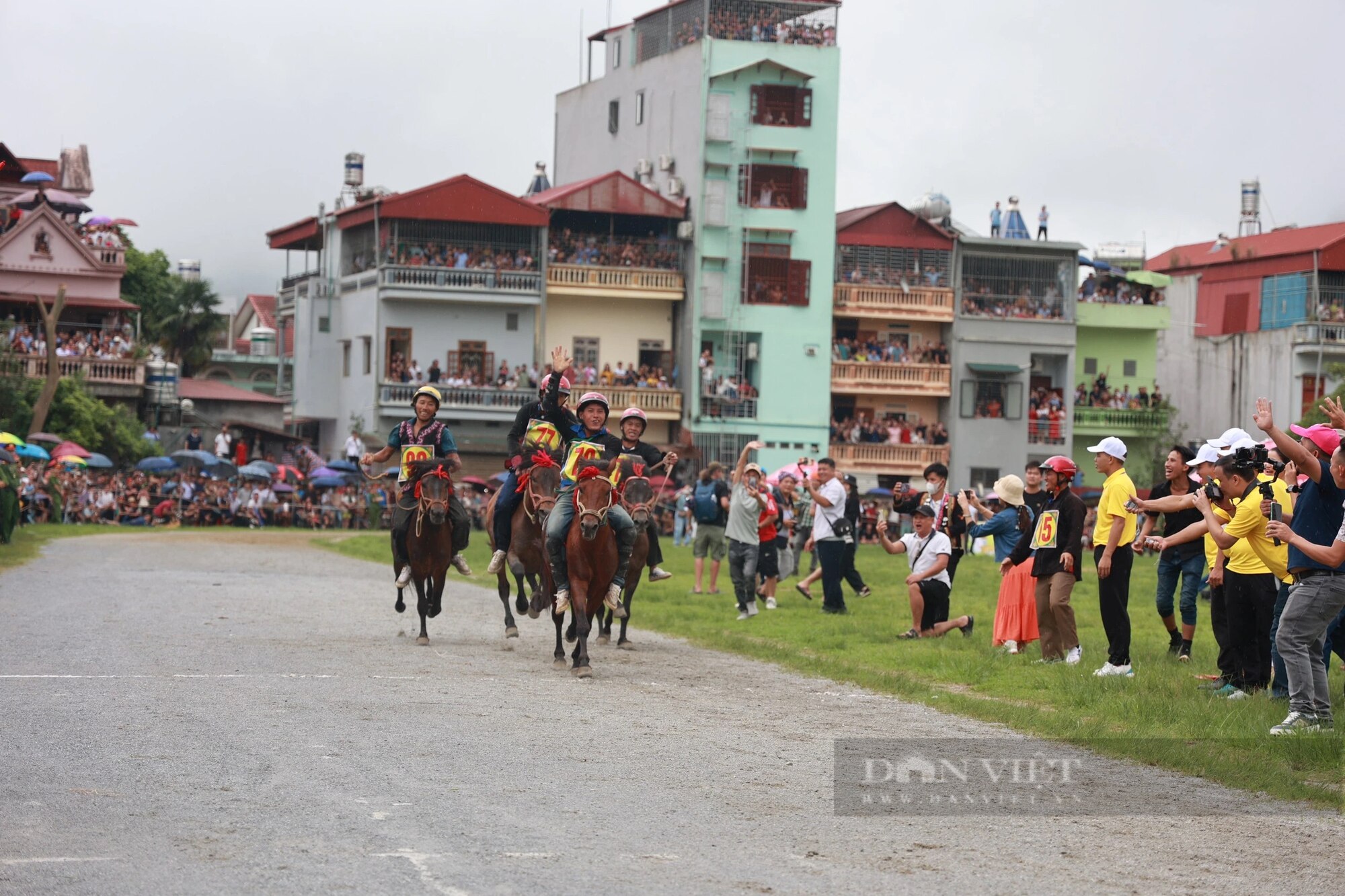 Lên Bắc Hà xem 