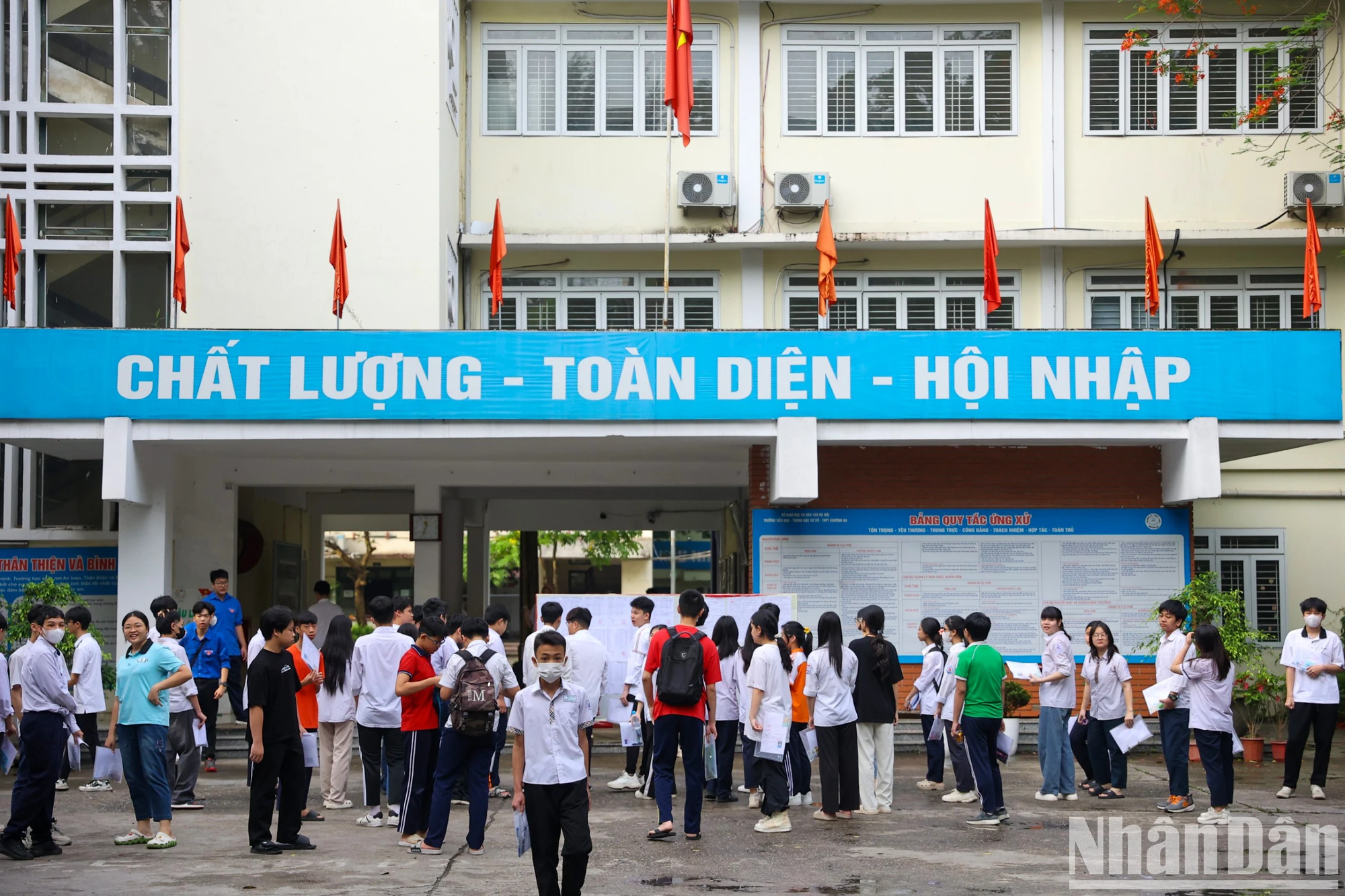 [Ảnh] Hơn 105.000 thí sinh Hà Nội bước vào môn thi Ngữ văn ảnh 5