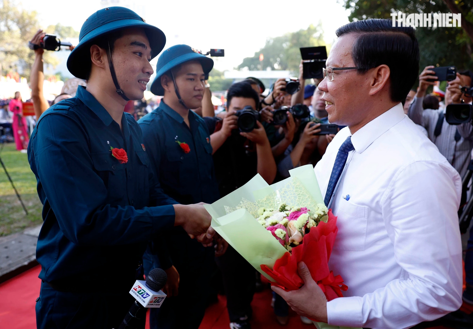 Thanh niên TP.HCM lên đường nhập ngũ: Về ngôi nhà chung cùng bảo vệ Tổ quốc- Ảnh 3.