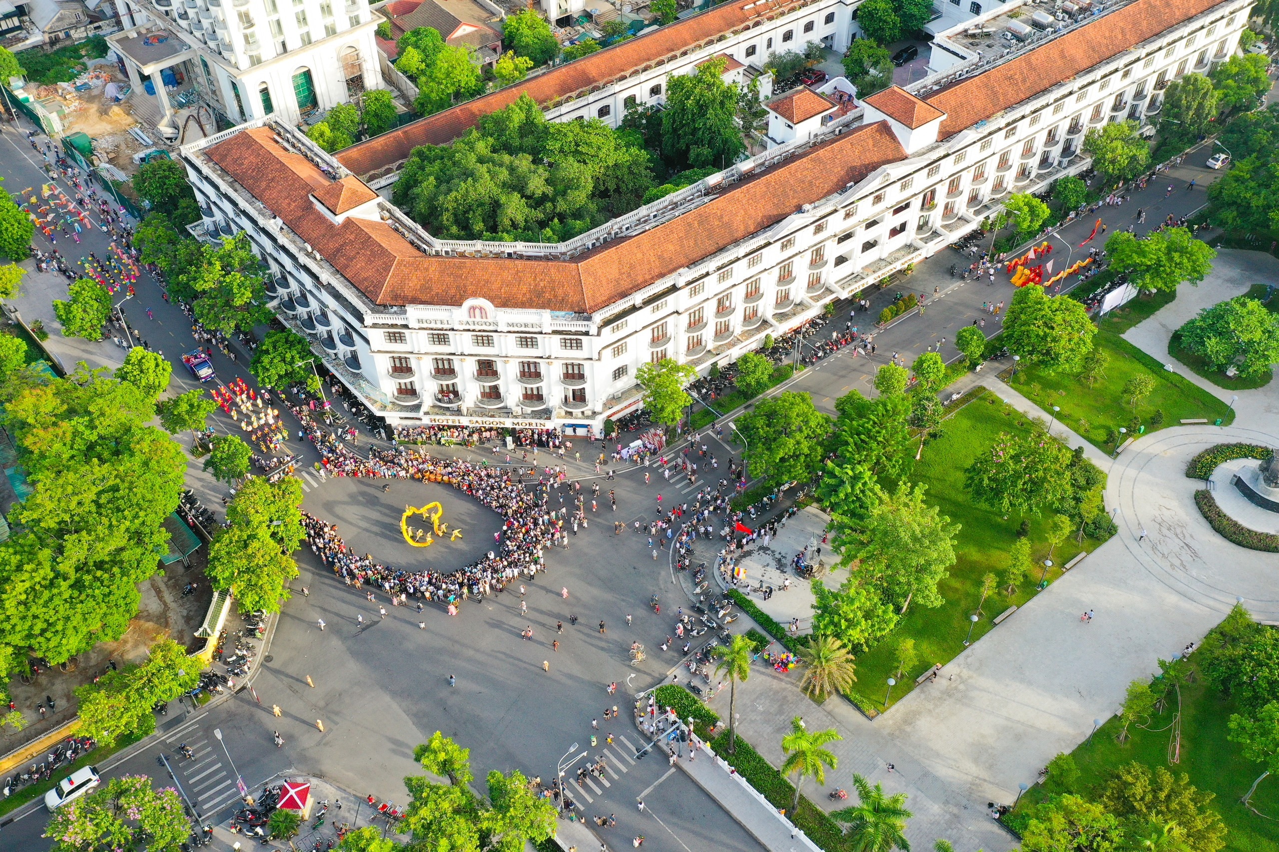 Nghệ sĩ trong nước và quốc tế cháy hết mình cùng nhịp đập Festival Huế 2024- Ảnh 2.