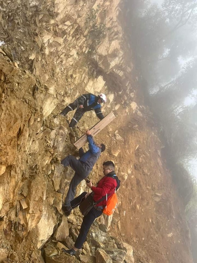 ‘Bông hồng thép’ mang yêu thương đến học sinh vùng cao- Ảnh 3.