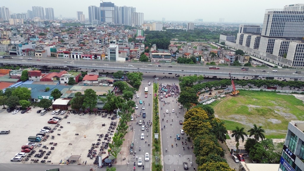 Toàn cảnh vị trí sẽ xây hầm chui tại nút giao Hoàng Quốc Việt - Phạm Văn Đồng - Trần Vỹ ảnh 8