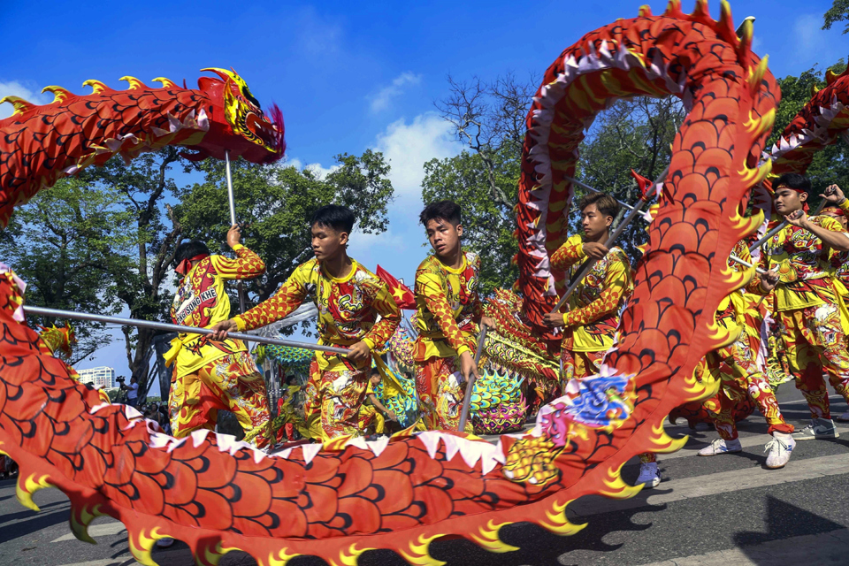 Trình diễn múa rồng tại Festival Thu Hà Nội 2023. Ảnh: Hoài Nam