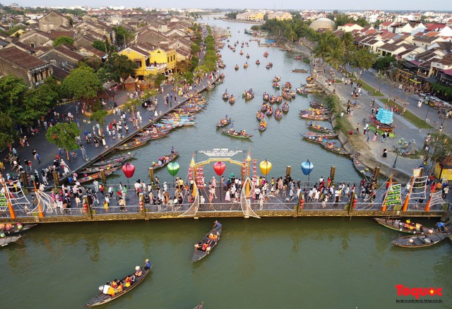 Hội thảo khoa học “Chính sách, nguồn lực xây dựng và phát triển Hội An - Thành phố sáng tạo toàn cầu”  - Ảnh 4.