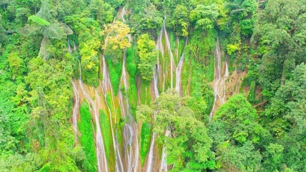 ‘Giải nhiệt’ mùa Hè tại thác Nậm Lúc - Báu vật trên Cao nguyên Sìn Hồ (Lai Châu)