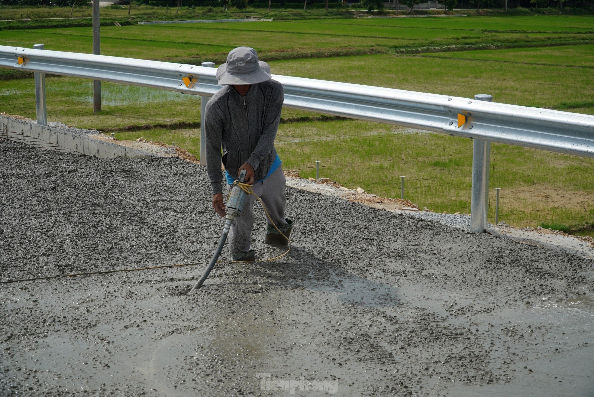 Nhìn gần cao tốc Diễn Châu - Bãi Vọt trước ngày thông xe ảnh 3