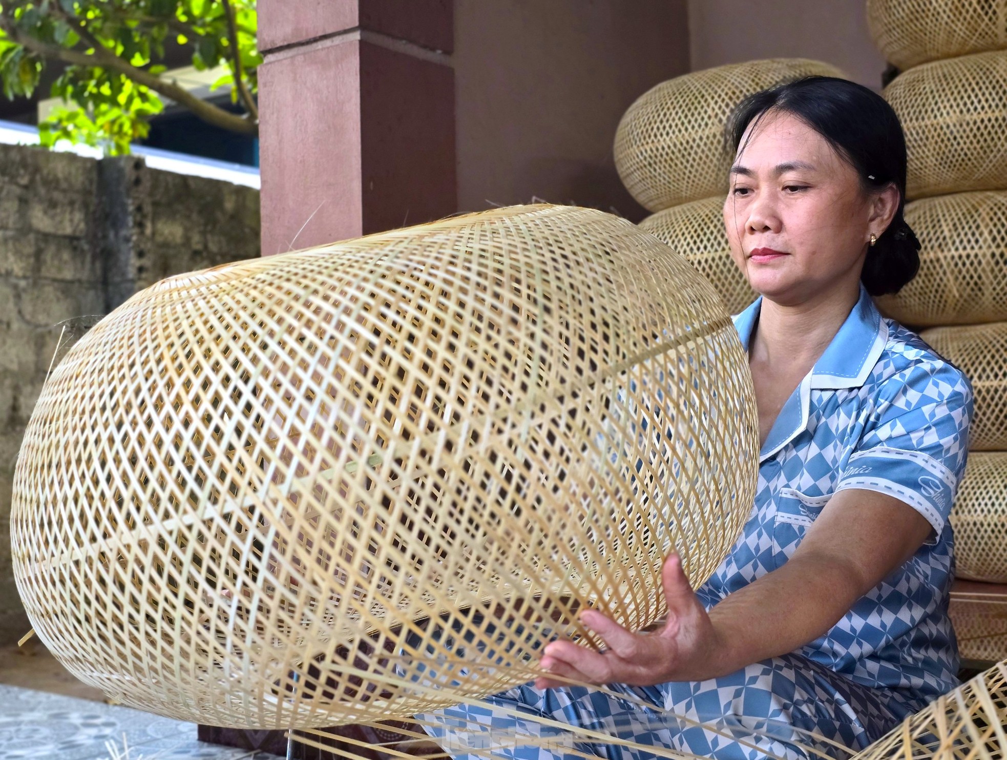 Lập tổ 'mây tre đan' để giữ nghề truyền thống, chị em kiếm thêm thu nhập nuôi gia đình ảnh 10