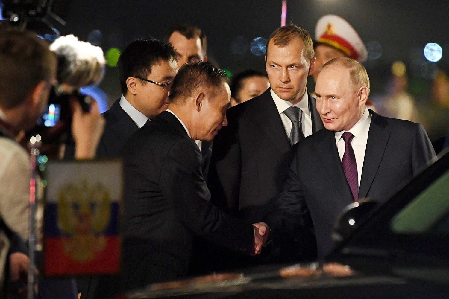 Trực tiếp: Tổng thống Nga Vladimir Putin đến Việt Nam- Ảnh 9.