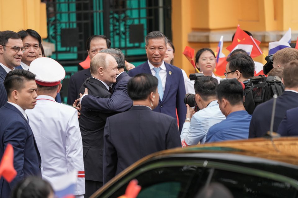 Chủ tịch nước Tô Lâm chủ trì lễ đón Tổng thống Nga Vladimir Putin. Ảnh: Khánh Huy