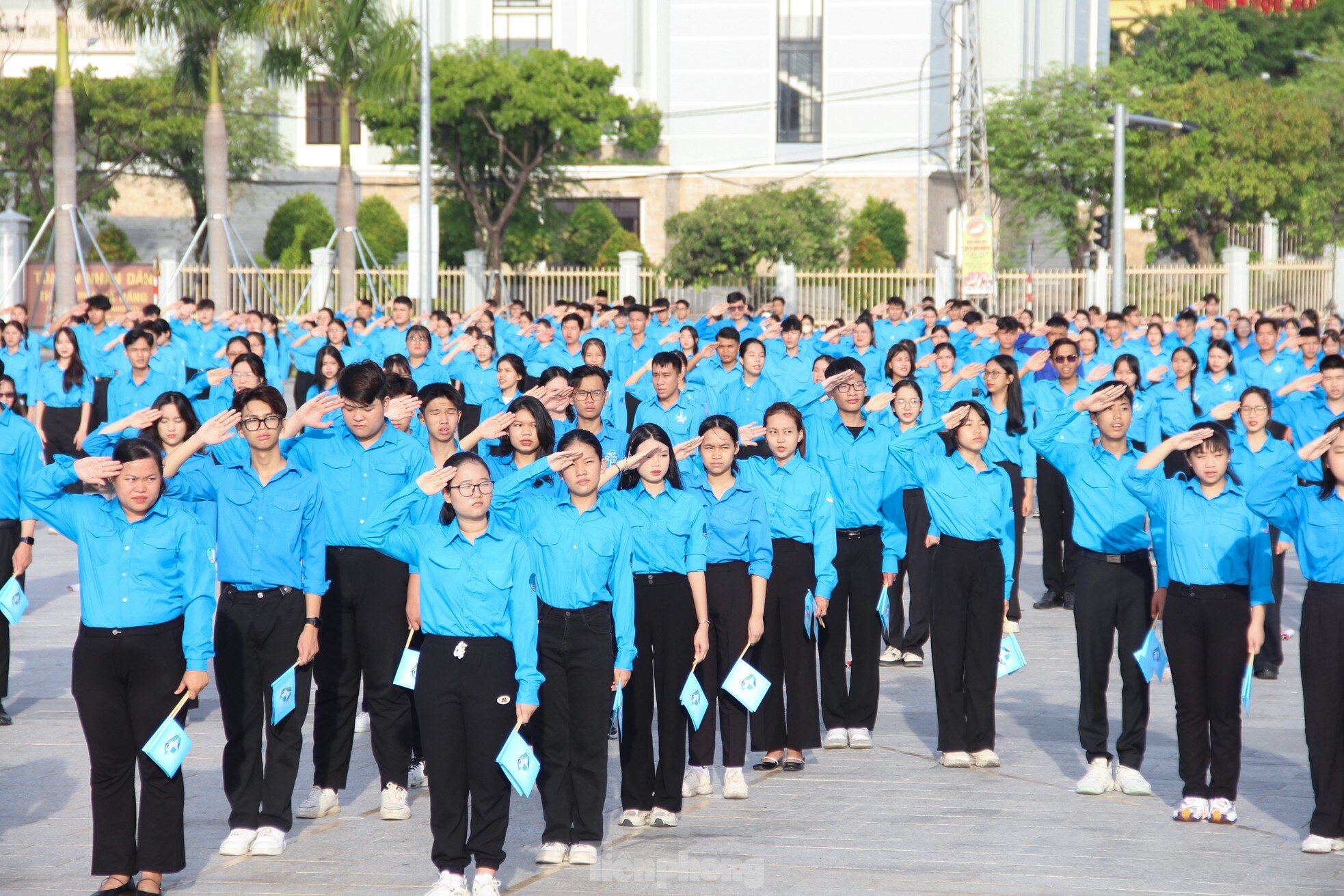 Bạn trẻ Đà Nẵng đồng diễn Semaphore chào mừng Đại hội Hội LHTN TP lần VIII ảnh 3