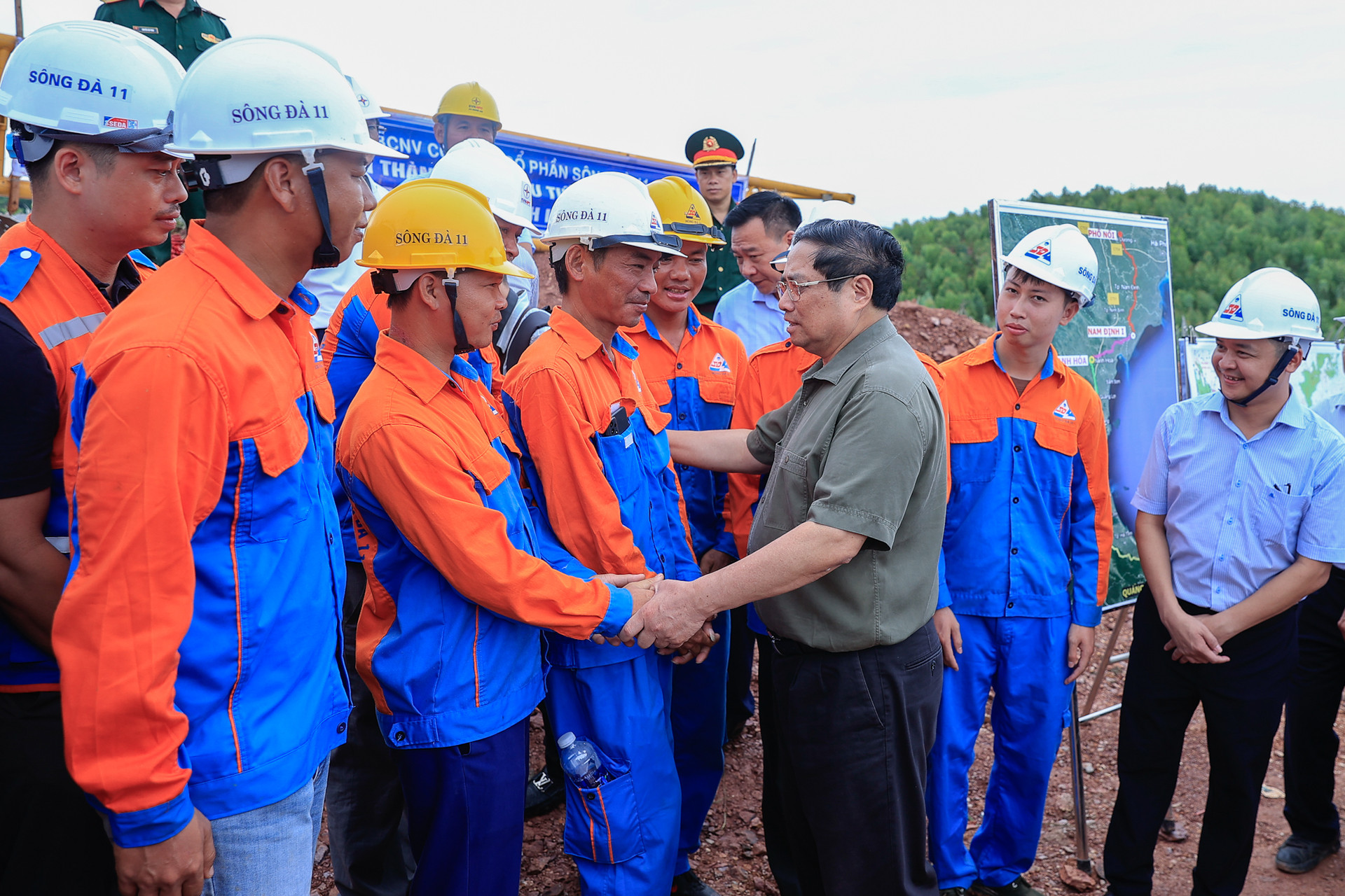 Thủ tướng yêu cầu thi đua 'nước rút, thần tốc' để hoàn thành đường dây 500 kV mạch 3- Ảnh 3.