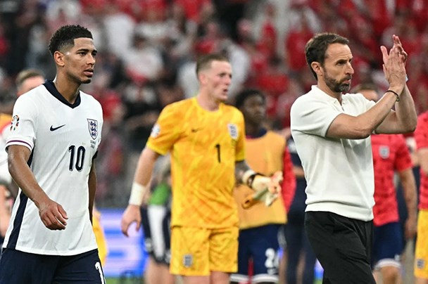 Southgate cần nhanh chóng tìm cách cởi bỏ áp lực cho các học trò.  Ảnh: AFP 