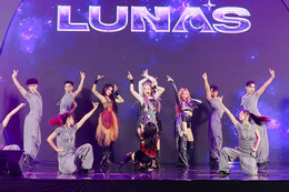 LUNAS MOONLIGHT_.jpg پرفارم کر رہا ہے۔